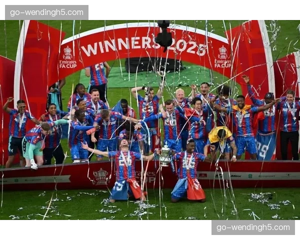 佛罗伦萨客场0-3惨败于水晶宫，英超中下游球队碾压意甲劲旅